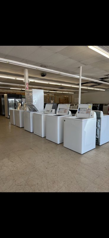 Scott's Appliance Sales and Service showroom photo